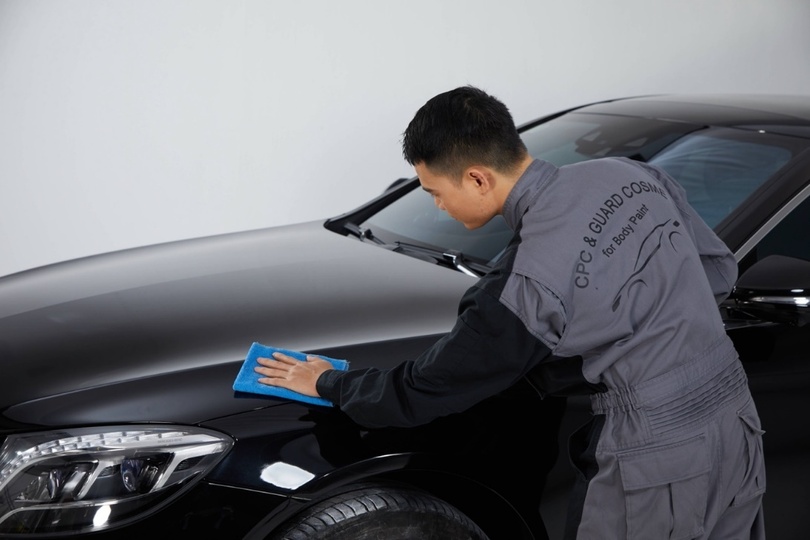 Phủ bóng giúp bảo vệ và giữ màu sơn ôtô luôn mới