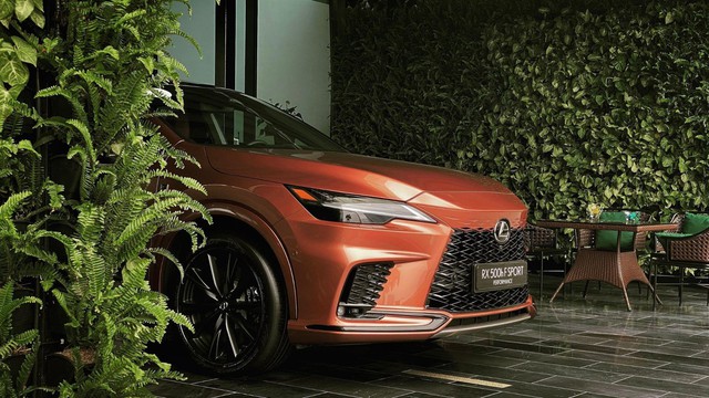 Toyota phát triển công nghệ sơn cho ô tô Lexus