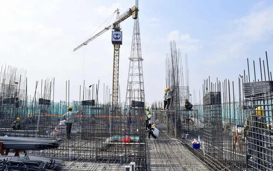 Ngành xây dựng điêu đứng vì nợ và lỗ