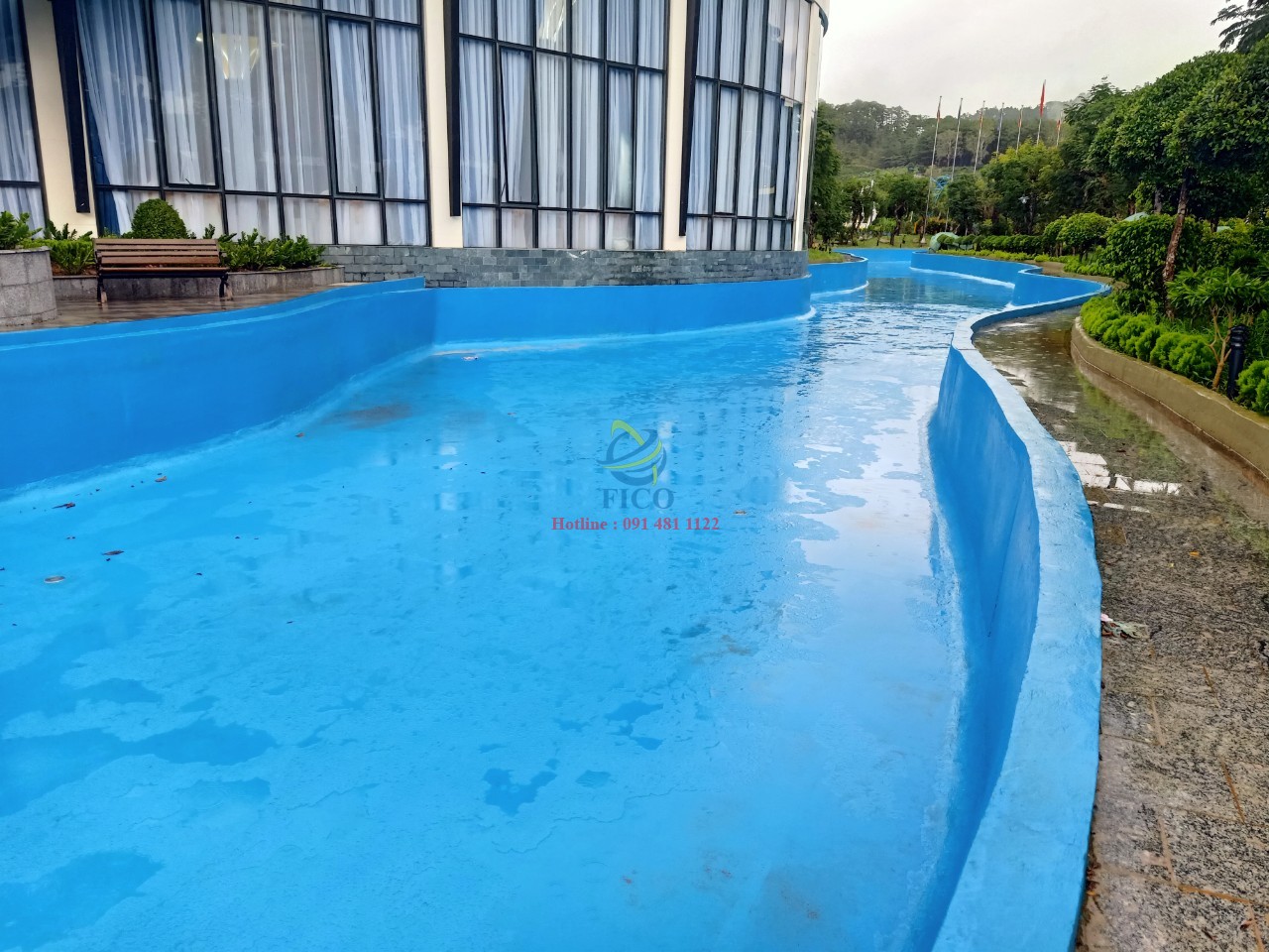 Sàn epoxy chống hóa chất – Nên chọn hệ sơn nào cho từng môi trường?
