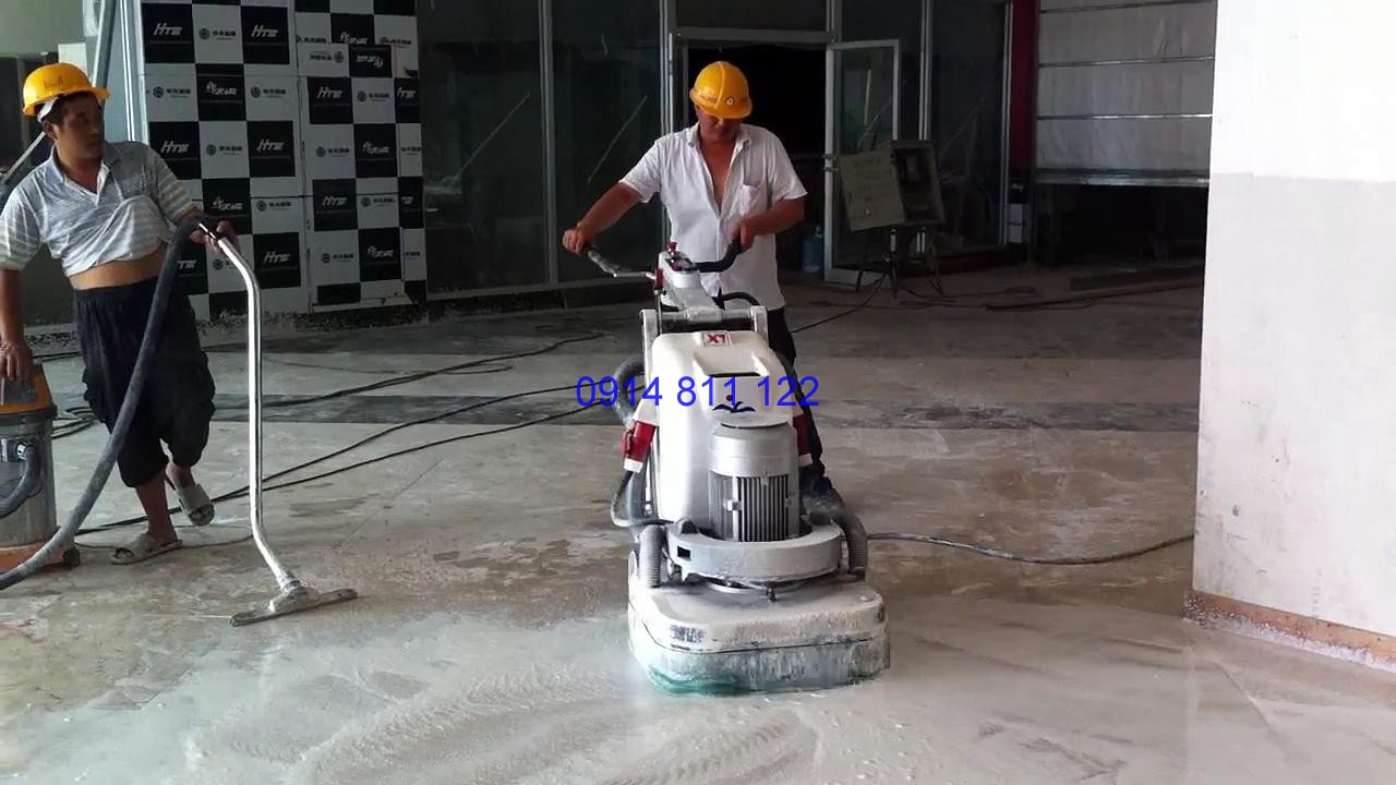 Video thi công lăn sơn Epoxy sàn bê tông